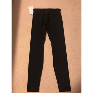 Lululemon black wunder under legging